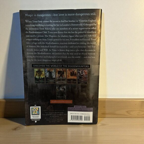 Clockwork Angel 📚 (The Infernal Devices, Book 1) by Cassandra Clare (Paperback) - Picture 2 of 5